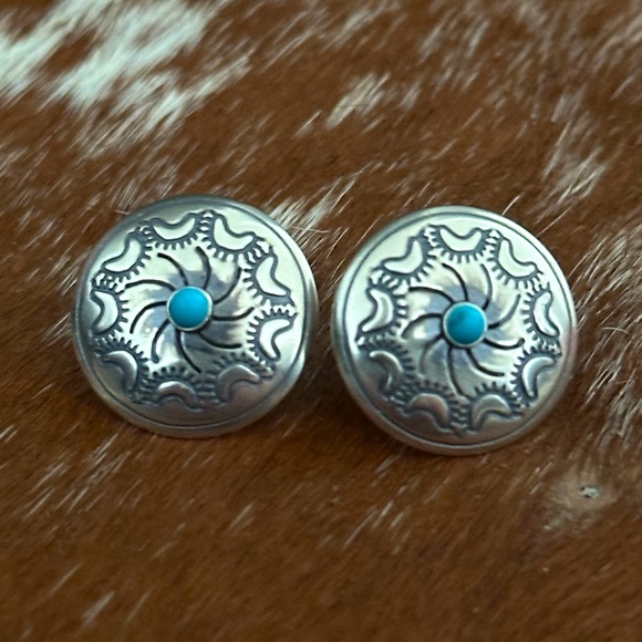 Turquoise concho Navajo sterling silver studs - Picture 2 of 3